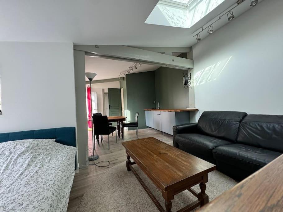 Petite Maison Independante Avec Parking Vétheuil Exteriör bild